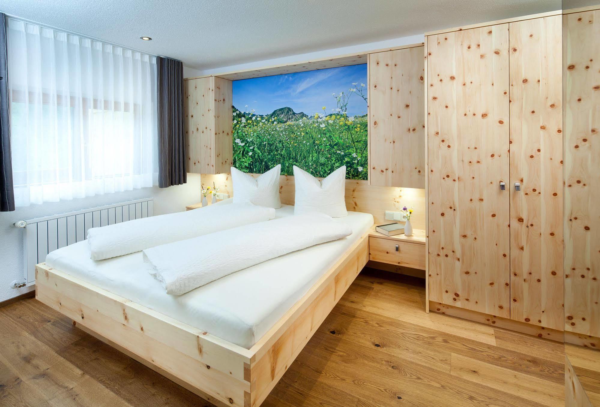 Aparthotel Brunnenhof Дамульс Экстерьер фото