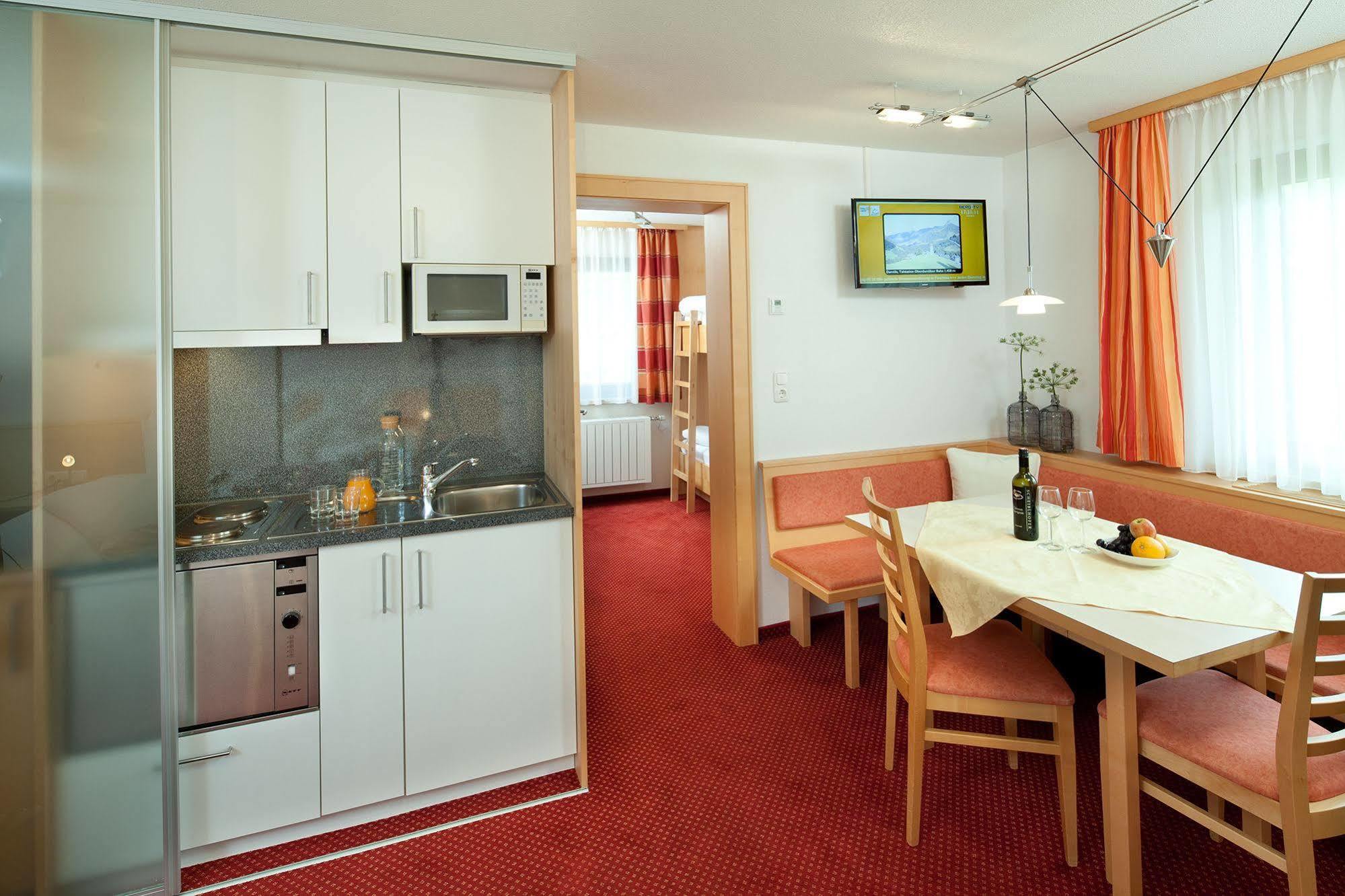 Aparthotel Brunnenhof Дамульс Экстерьер фото